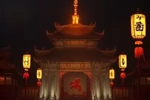 非遗手作现场长镜头下的双手拉坯特写